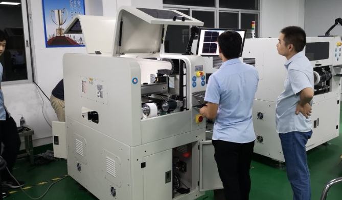 電子產(chǎn)品自動(dòng)打標(biāo)貼標(biāo)機(jī) 電子產(chǎn)品自動(dòng)打標(biāo)貼標(biāo)機(jī)