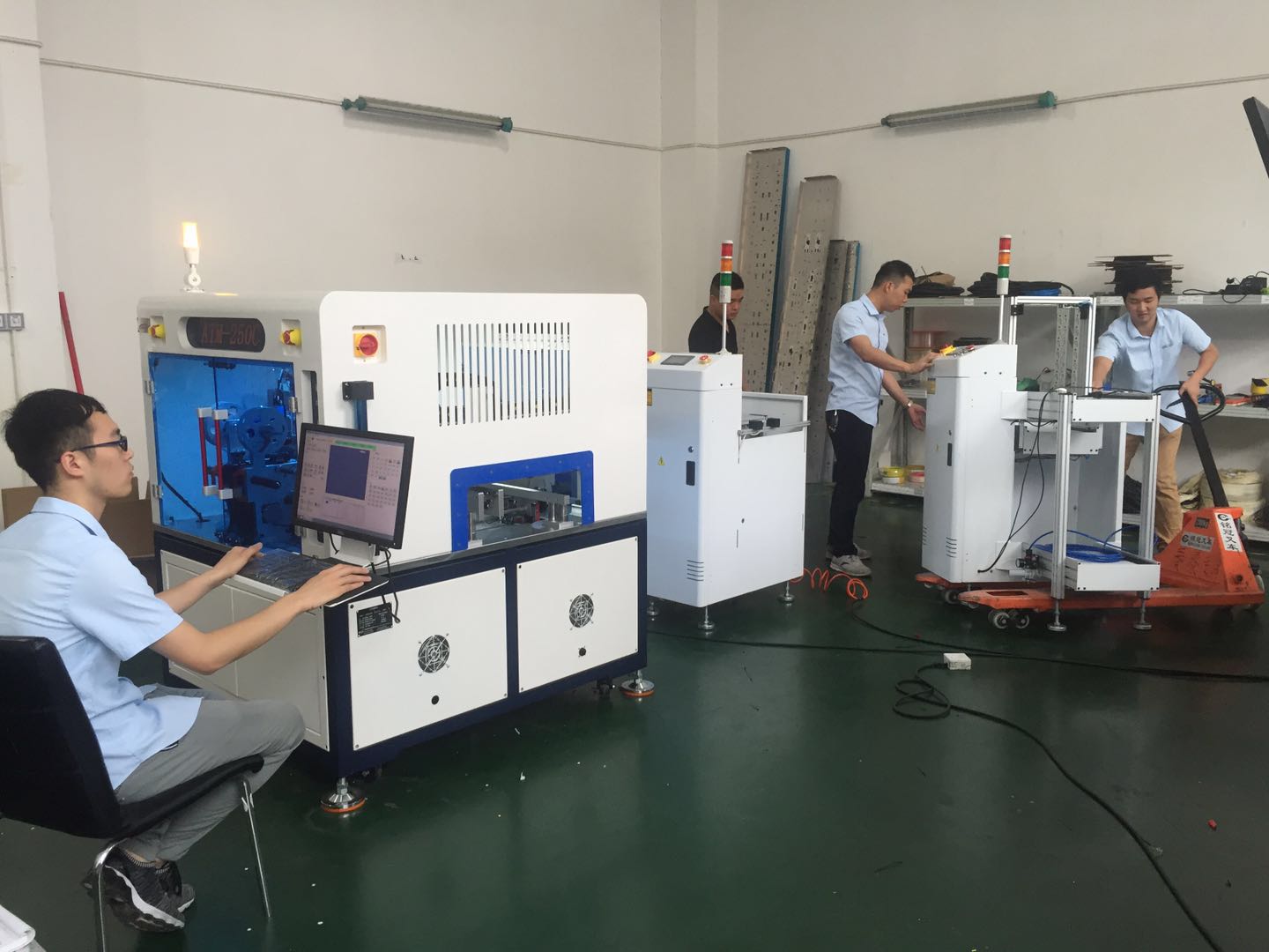 全自動輔料貼裝機與傳統(tǒng)貼裝工藝相比的優(yōu)勢特點