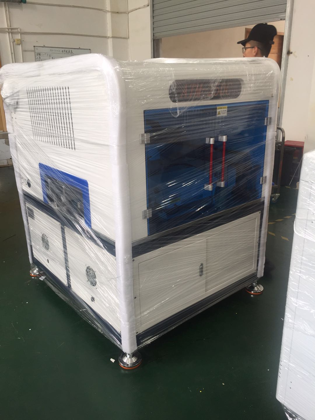 全自動輔料貼裝機與傳統(tǒng)貼裝工藝相比的優(yōu)勢特點