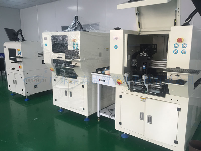 雙軌道高速貼輔料機(jī)的特點(diǎn)和技術(shù)參數(shù)